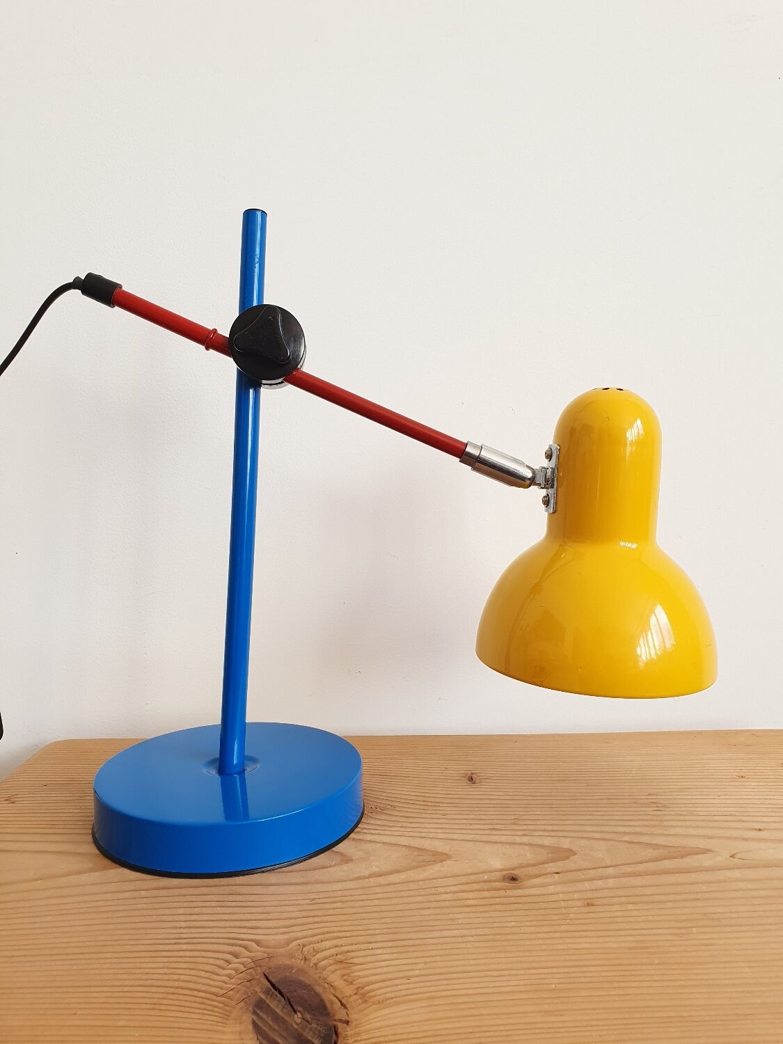 Memphis balance lamp