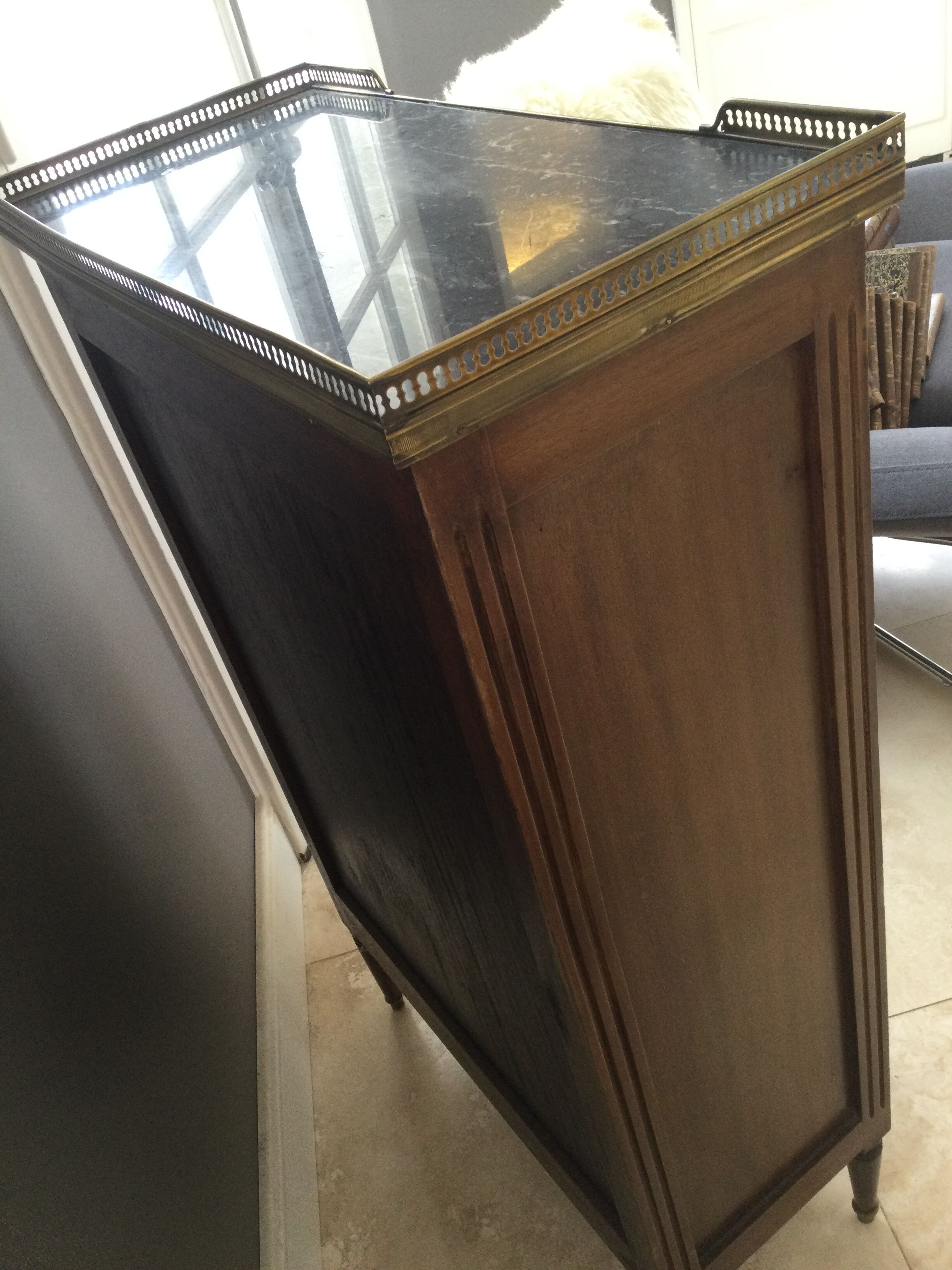 Bibus style Louis XVI