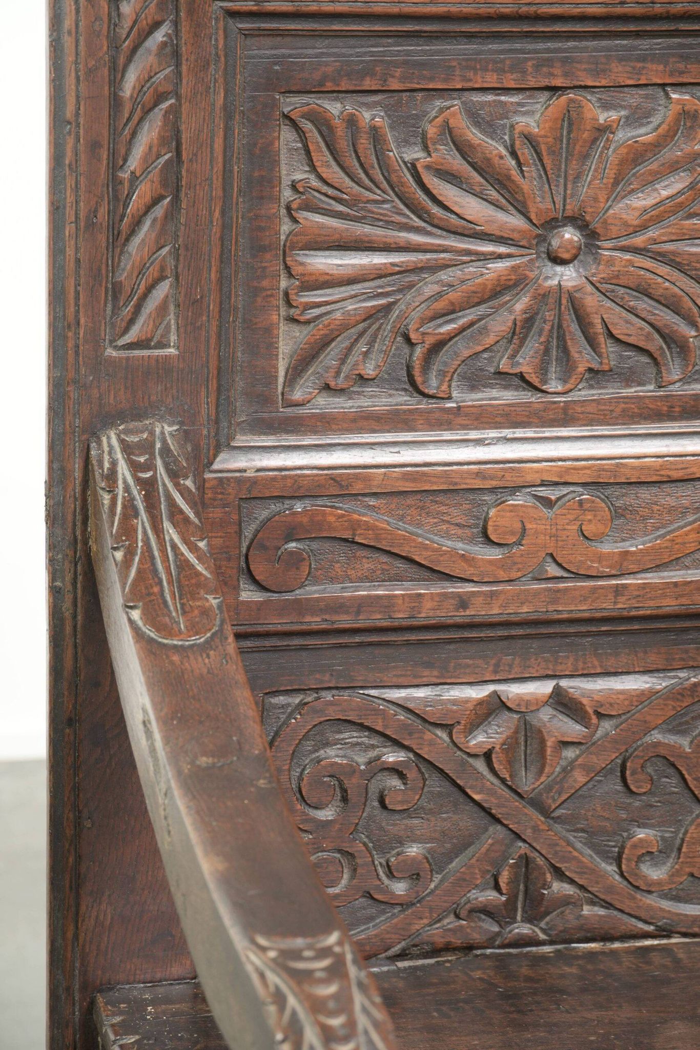 Unique 18th-century English oak wainscot chair with amazing woodcarving