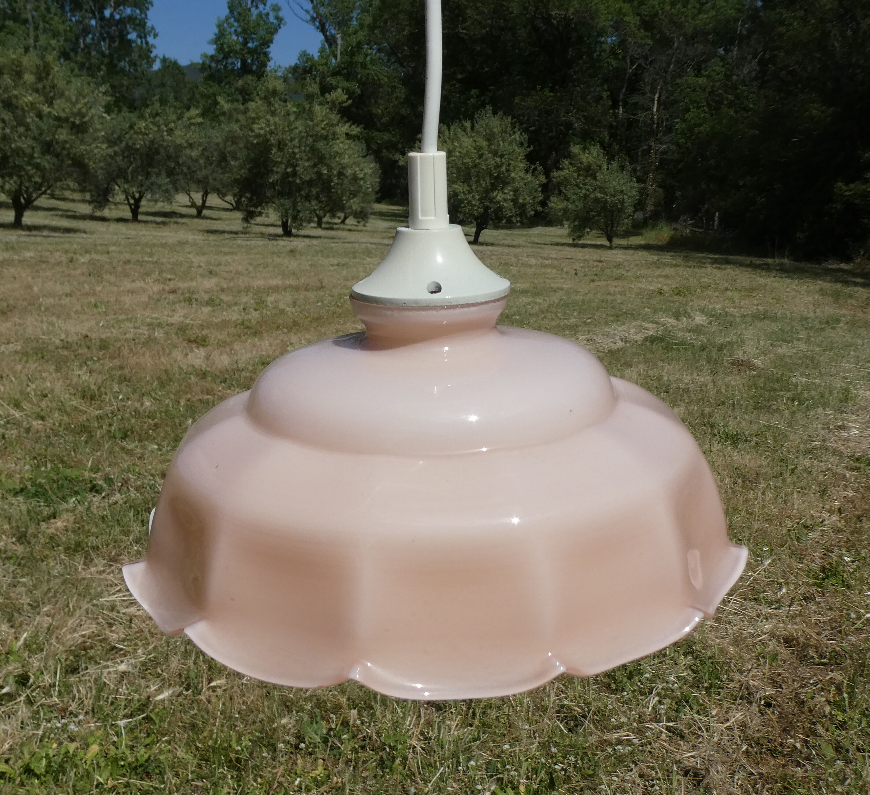 Suspension old lampshade in pale pink opaline