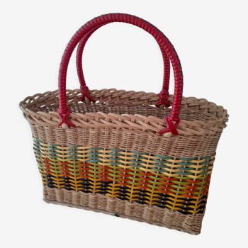 Wicker basket and scoubidou