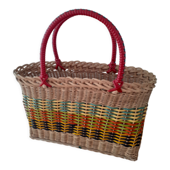 Wicker basket and scoubidou