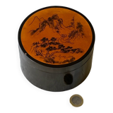 Boîte asiatique vintage