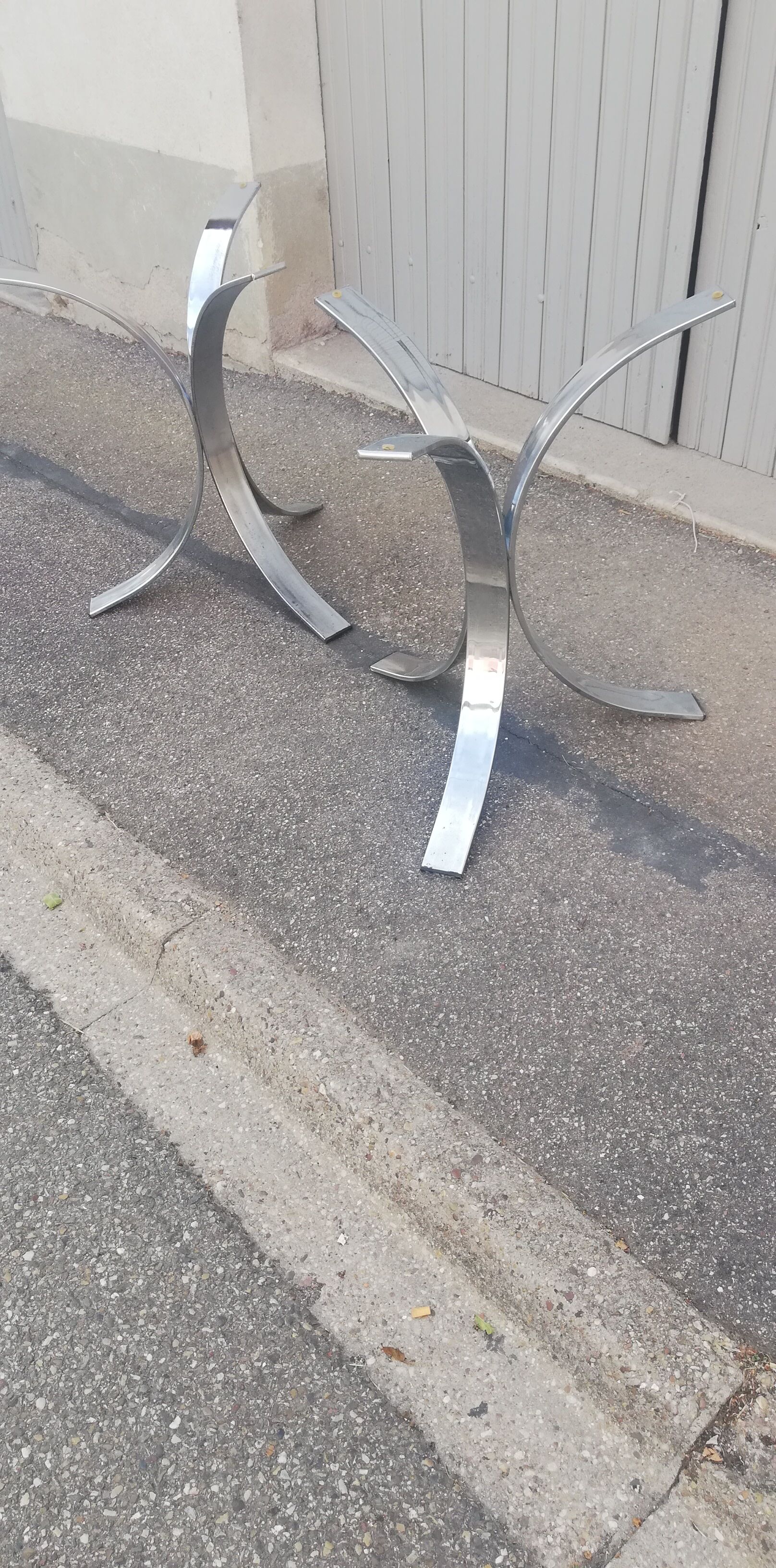 Table ovale vintage chrome et verre fumé