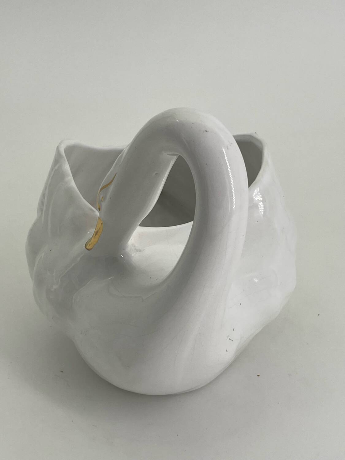 Vintage pot holder/empty pocket Swan in white ceramic