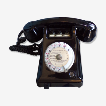 Standard bakelite dial phone