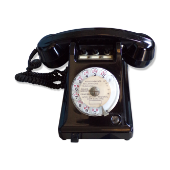 Standard bakelite dial phone