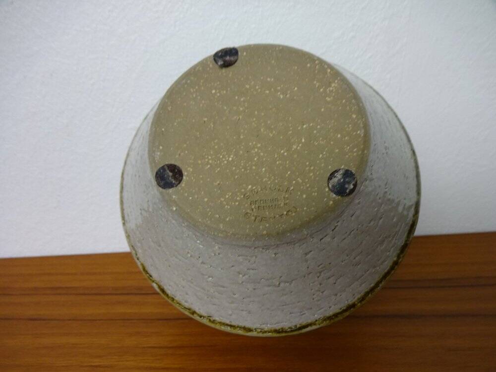 Danish Studio Ceramic Bowl with Lid by Noomi Backhausen for Soholm Stentoj, 1960s