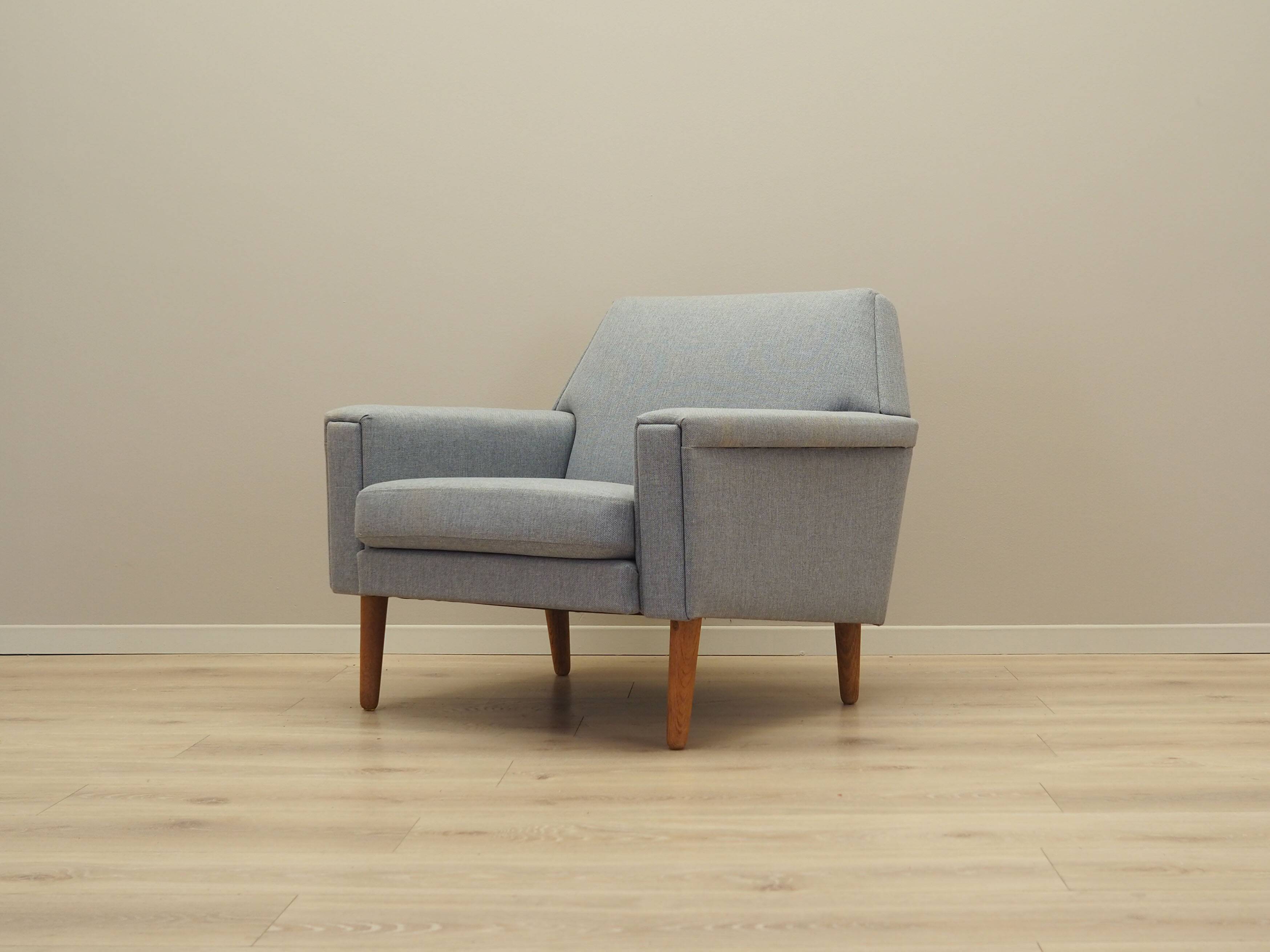 Fauteuil gris, design danois, années 1970, production : Danemark