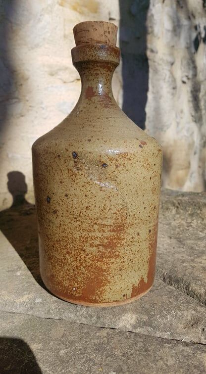 Bouteille en grès pyrité