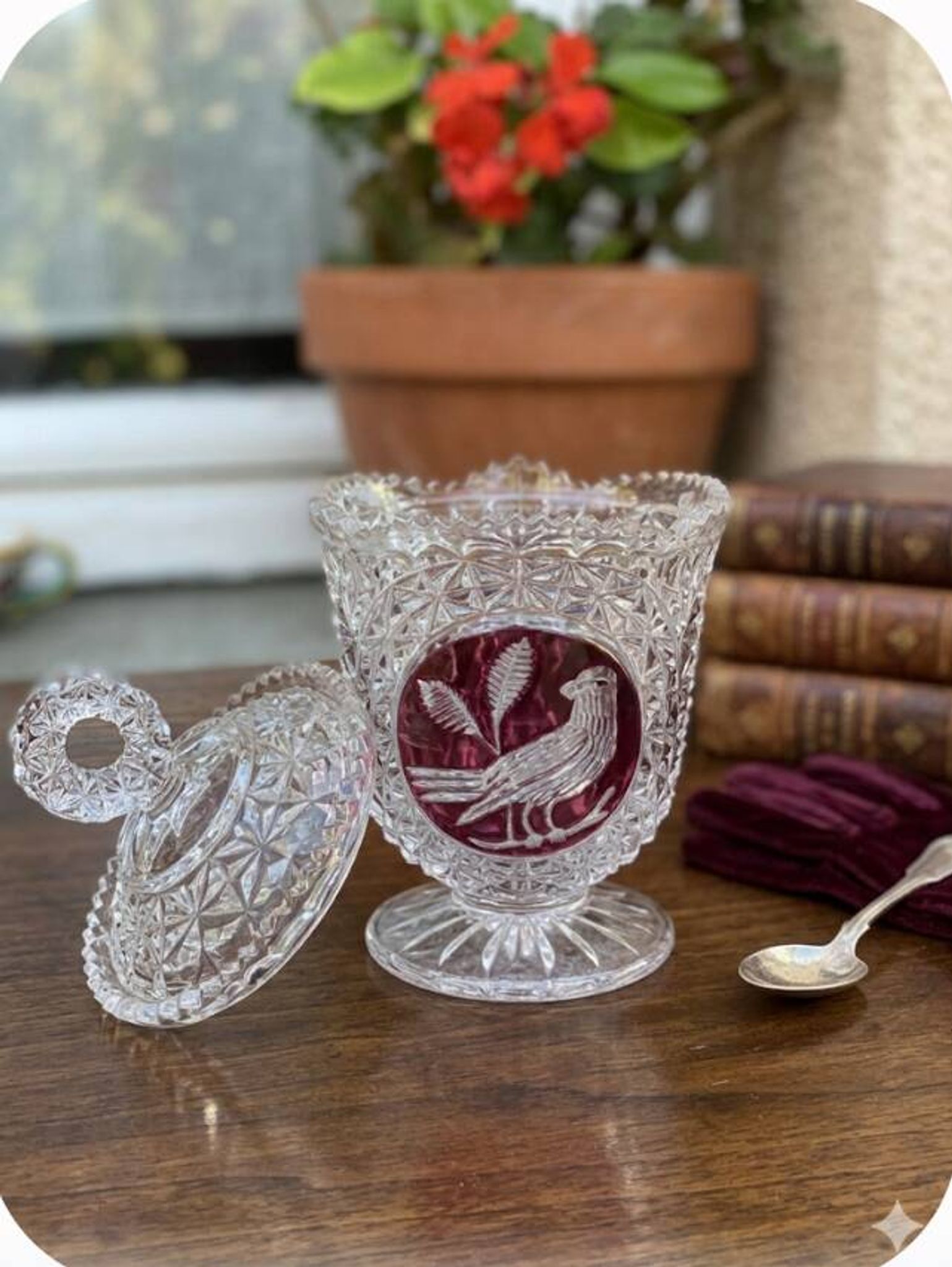 German Crystal Bonbonnière Hofbauer – "Byrdes" Collection (The Ru)