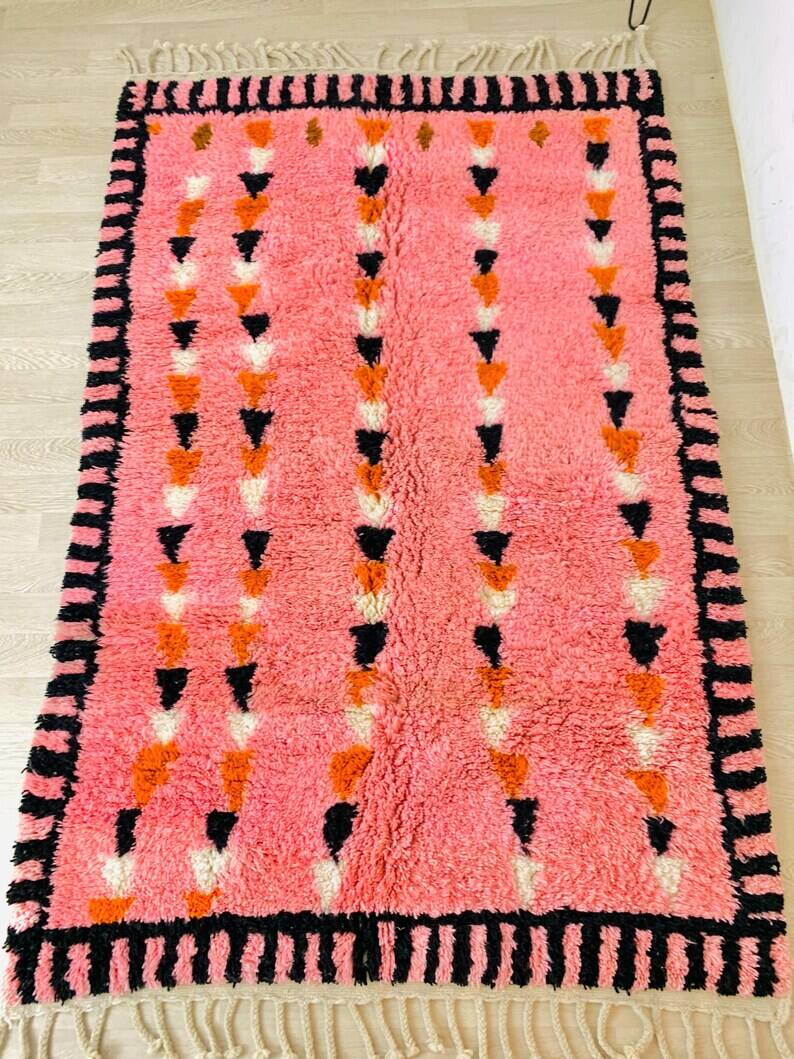 Traditional handmade Berber rug 250cm x 150cm