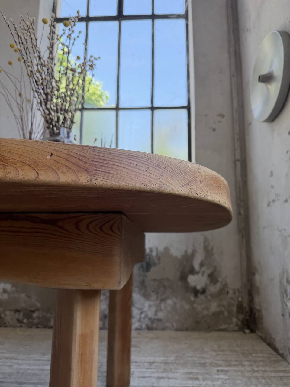 Round XL constructivist table