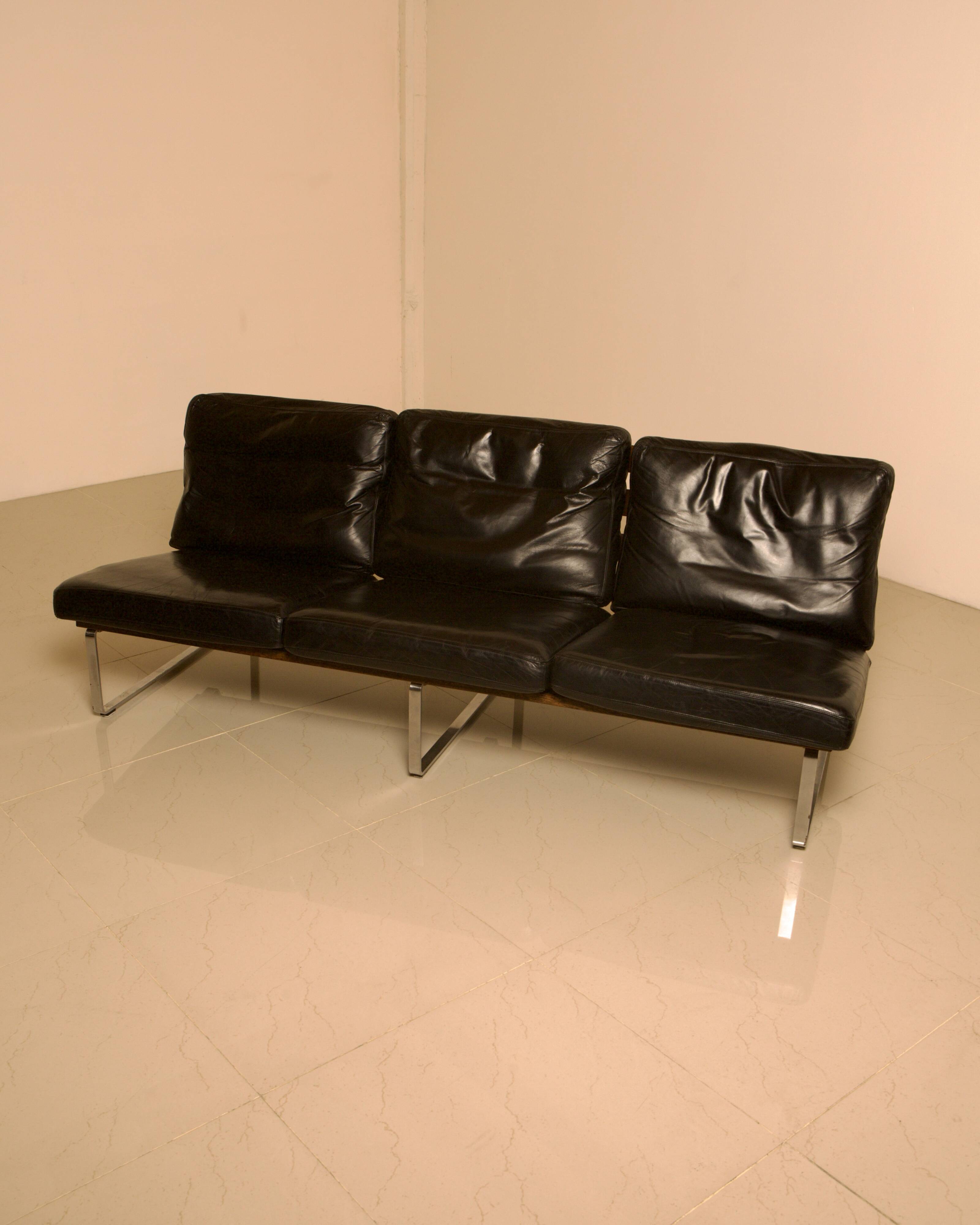 Unique Dutch bench in black leather with a steel and wenge structure from the 60s.