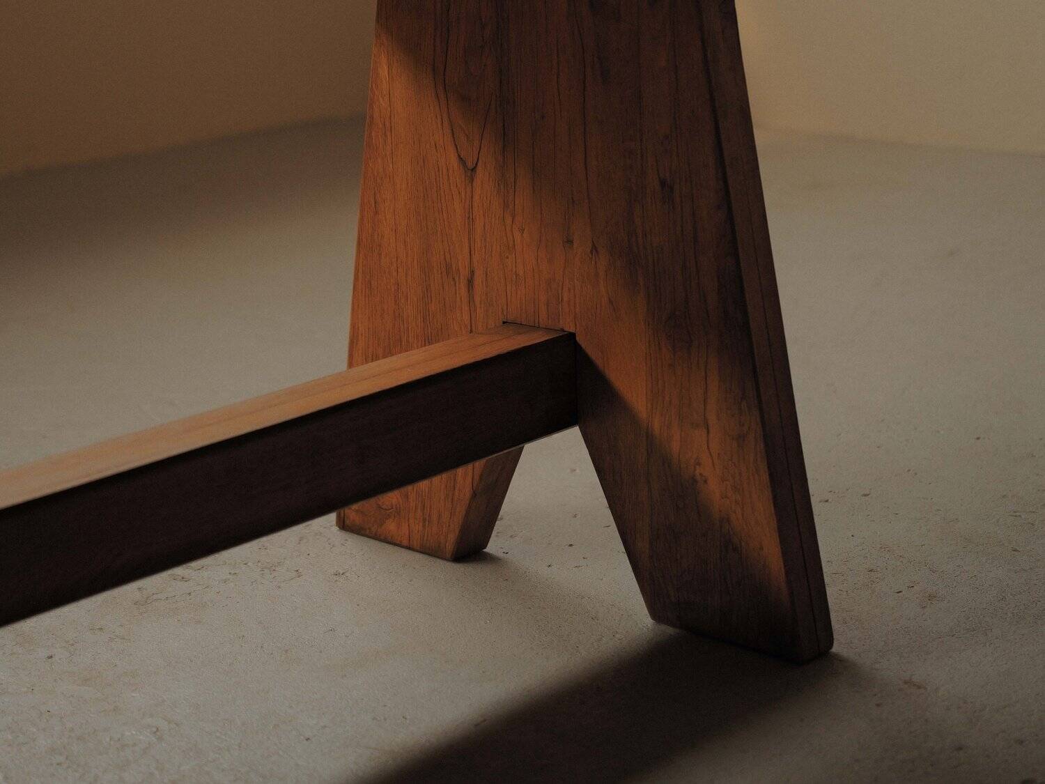 Brutalist dining table in solid oak, France, circa 1980.