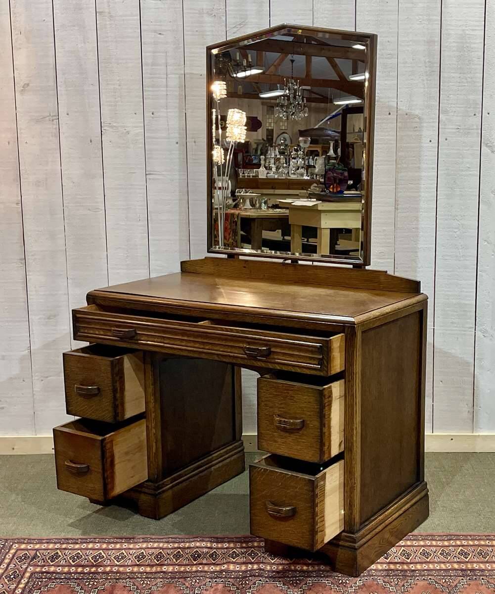 English mahogany dressing table from the early 20th century