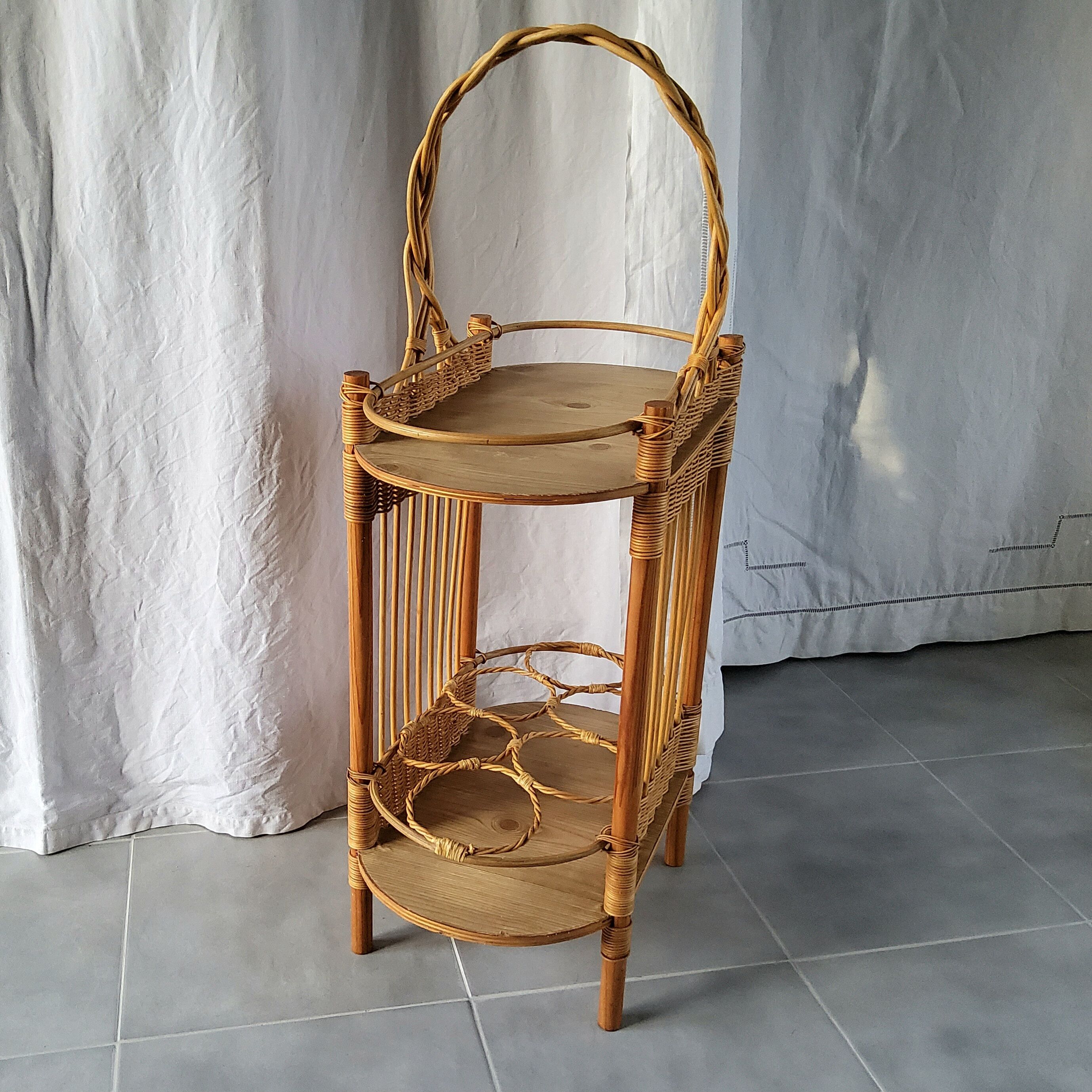 Wood and rattan service