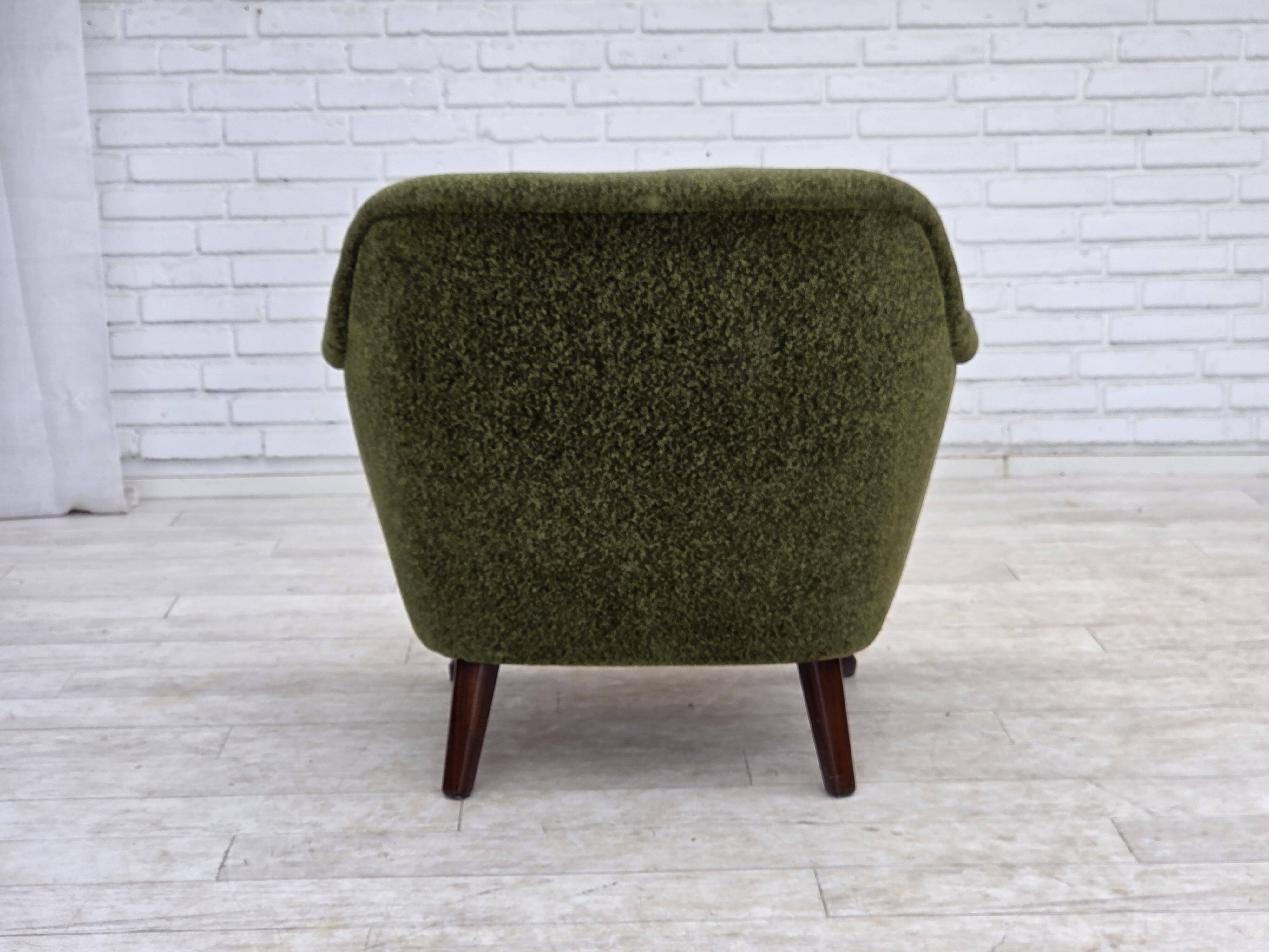 Fauteuil norvégien des années 1970, tissu de meuble vert, bois de teck,