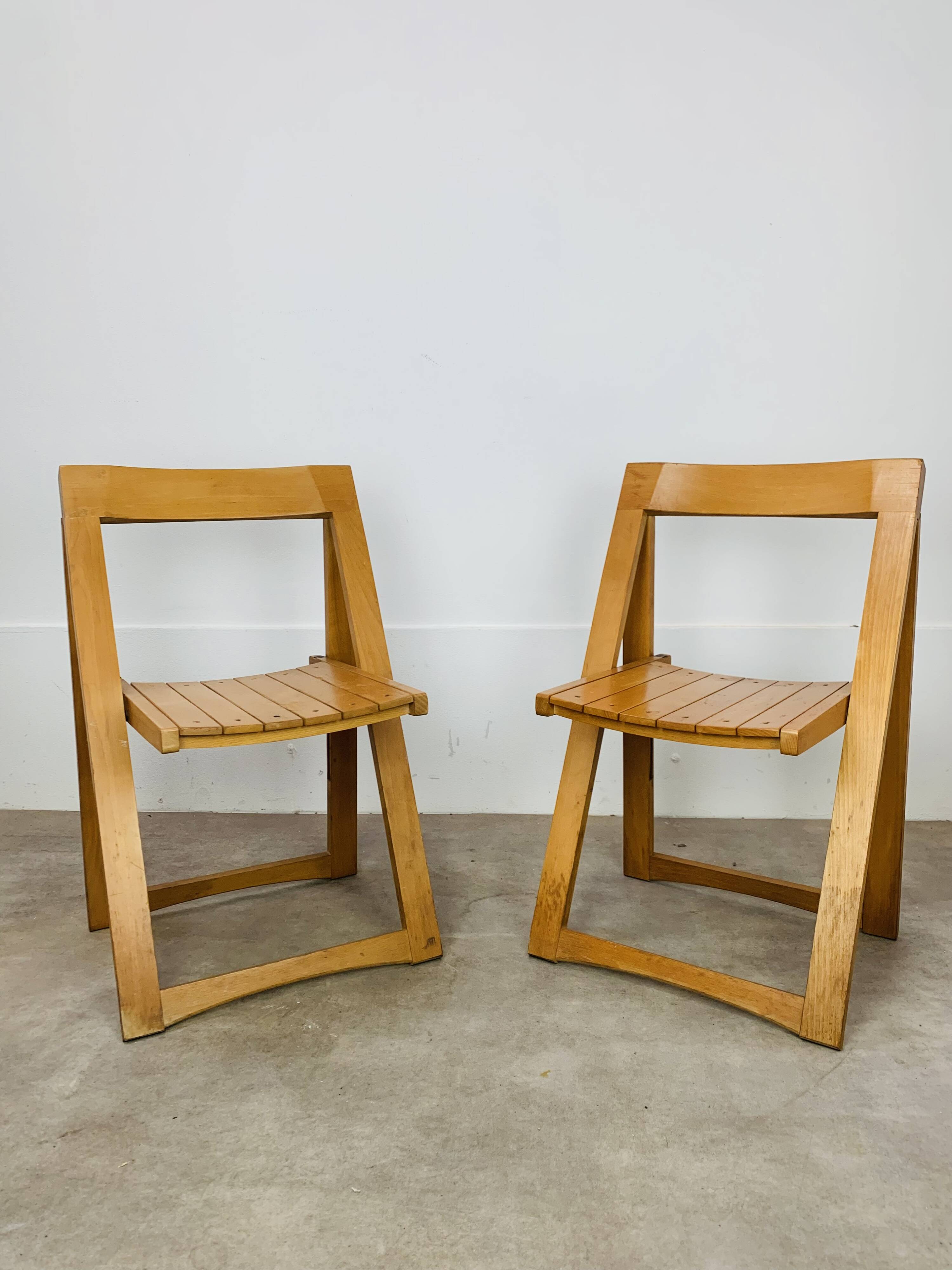 Paire de chaises pliantes par Aldo Jacober, bois, années 60