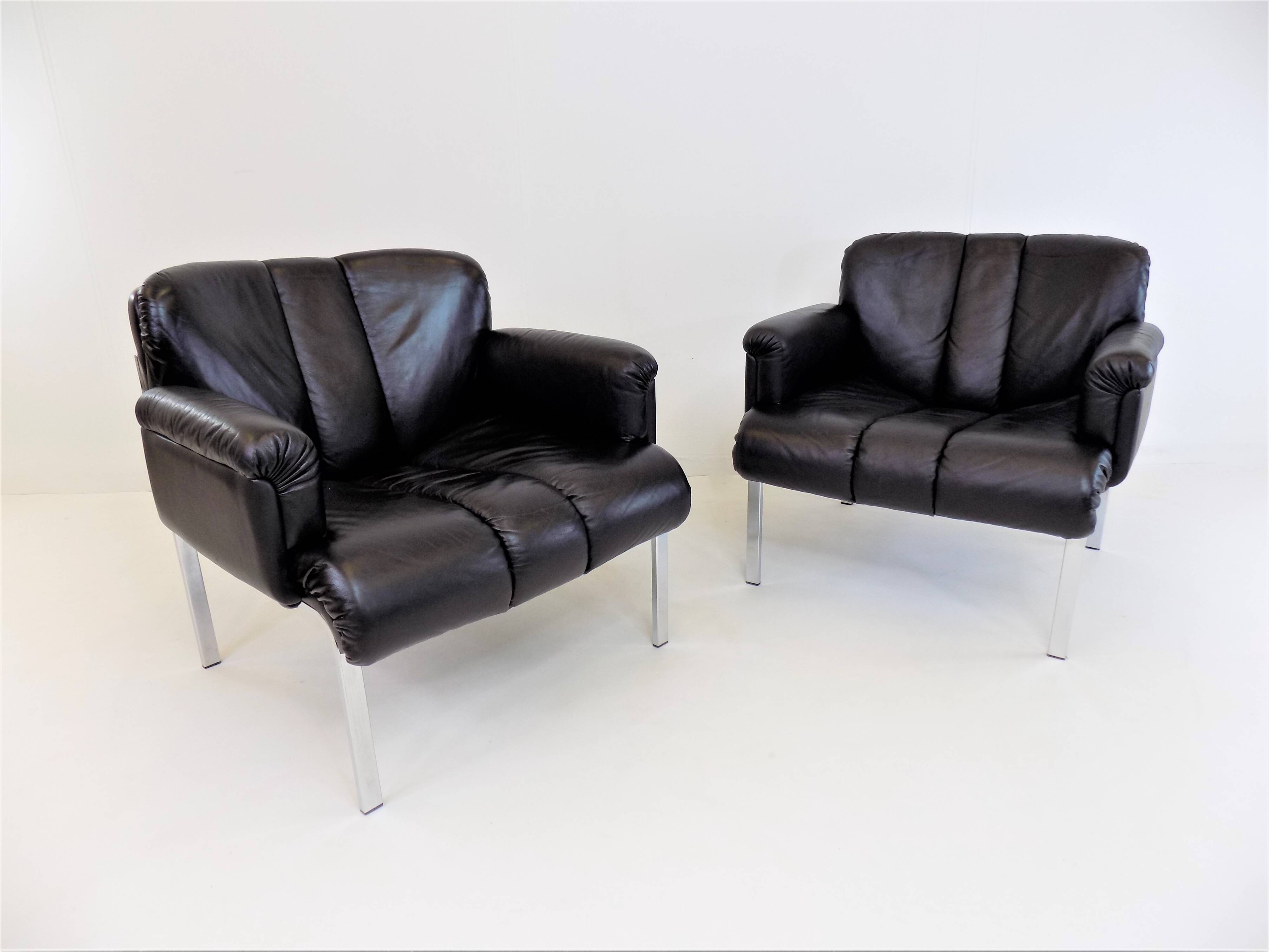 Set of 2 Girsberger Eurochair leather armchairs
