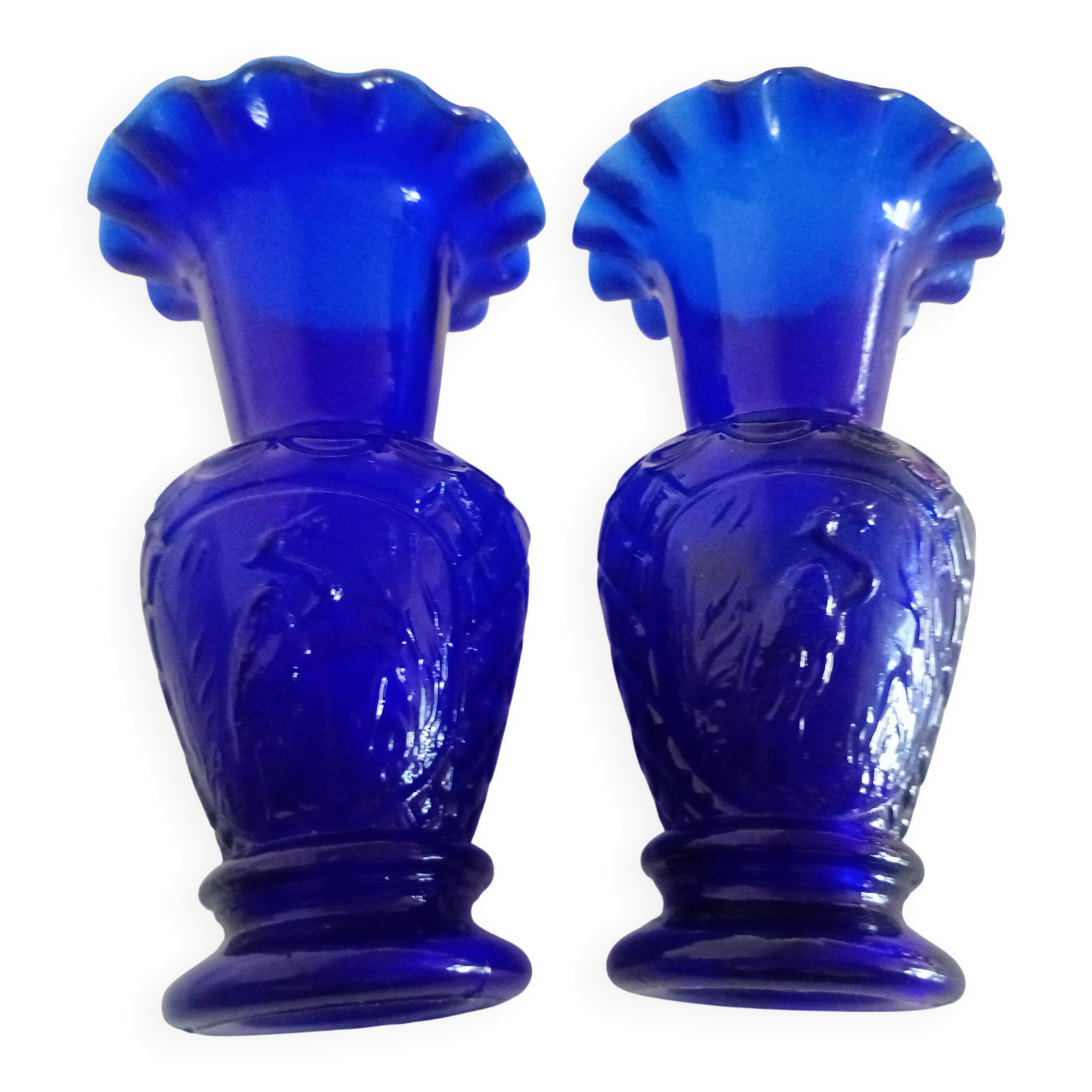 Pair of small (12cm) corolla vases - cobalt blue glass with heron - Portieux