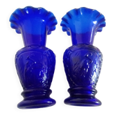Paire de petits (12cm) vases corolle- verre bleu cobalt au héron - Portieux