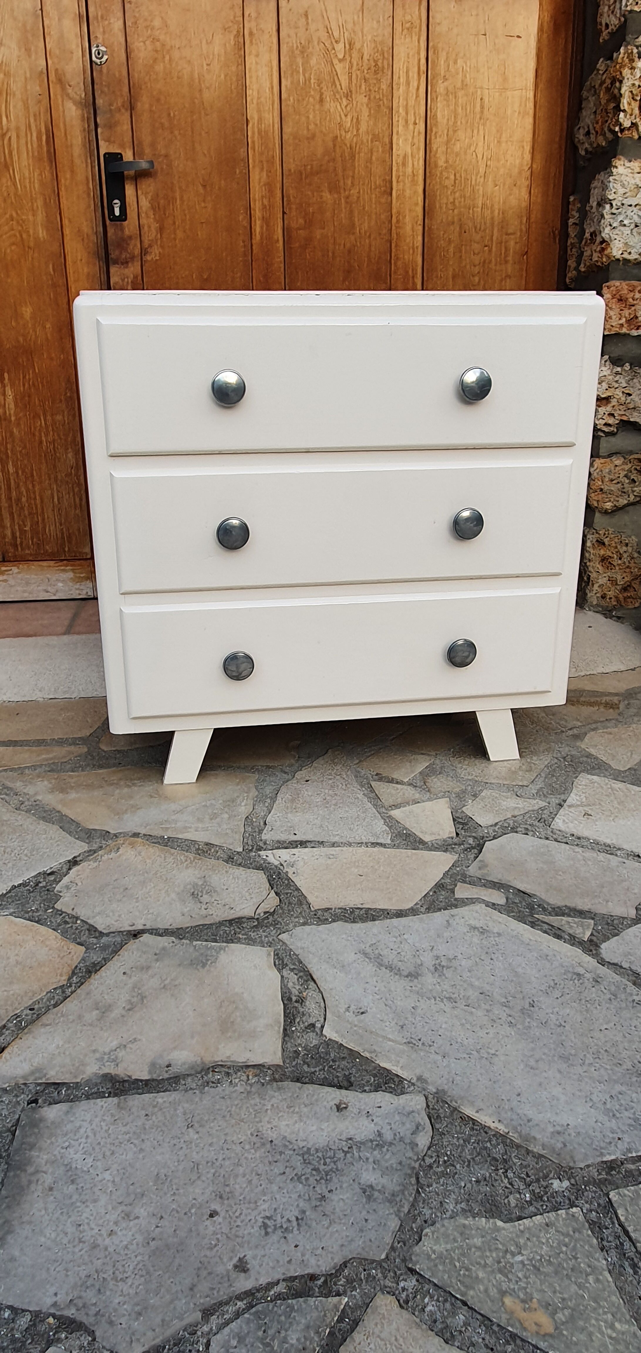Scandinavian chest of drawers