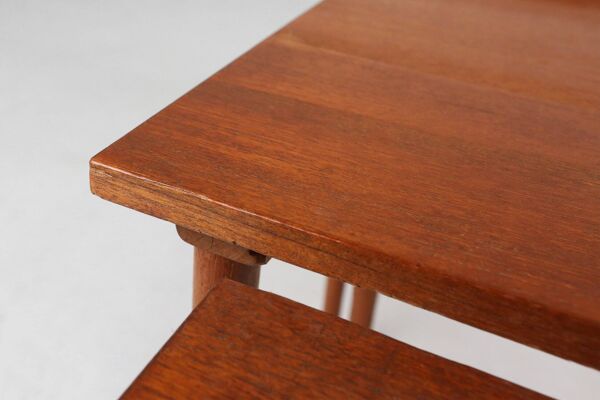 Ensemble de 3 tables gigognes en teck scandinave, Danemark années 1960.