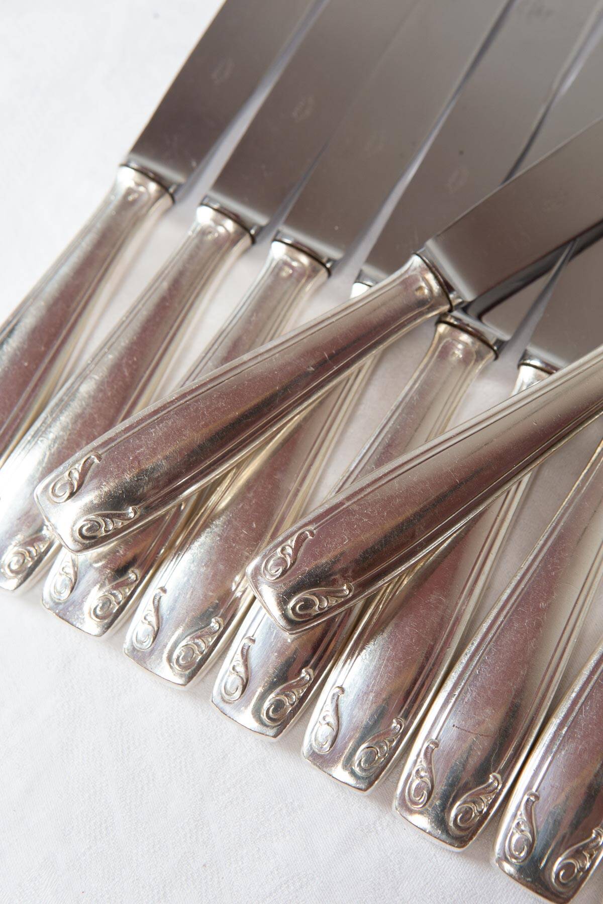 Set of 12 François Frionnet table knives, classic style, 1970s