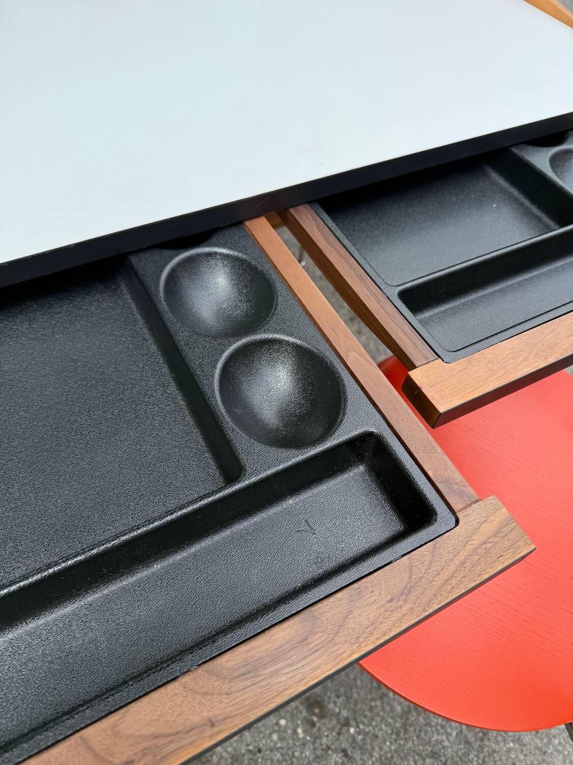 Vitra desk - Home desk - swag leg desk - George Nelson