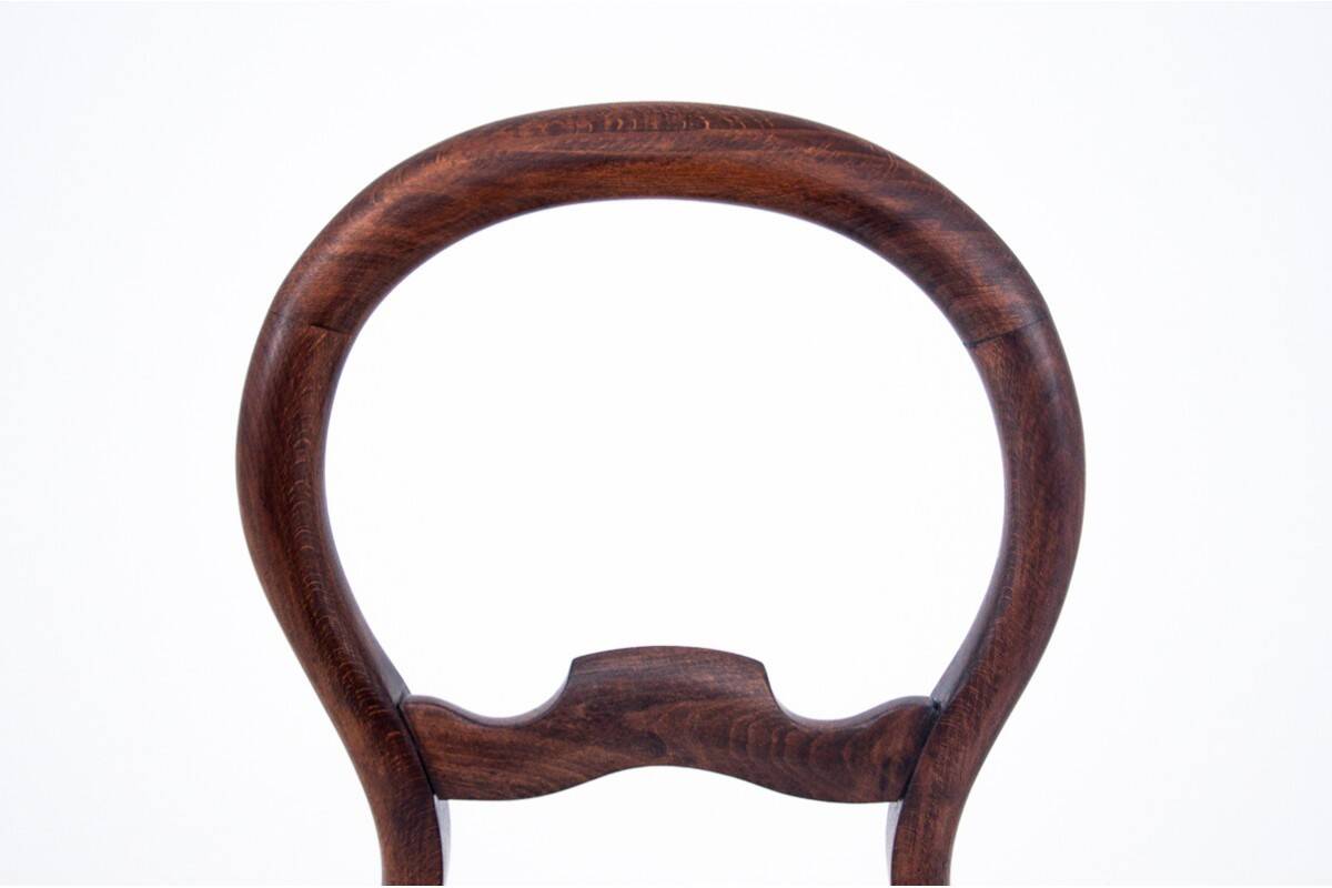 Table et 4 chaises en bois et tissu, Europe du Nord vers 1870