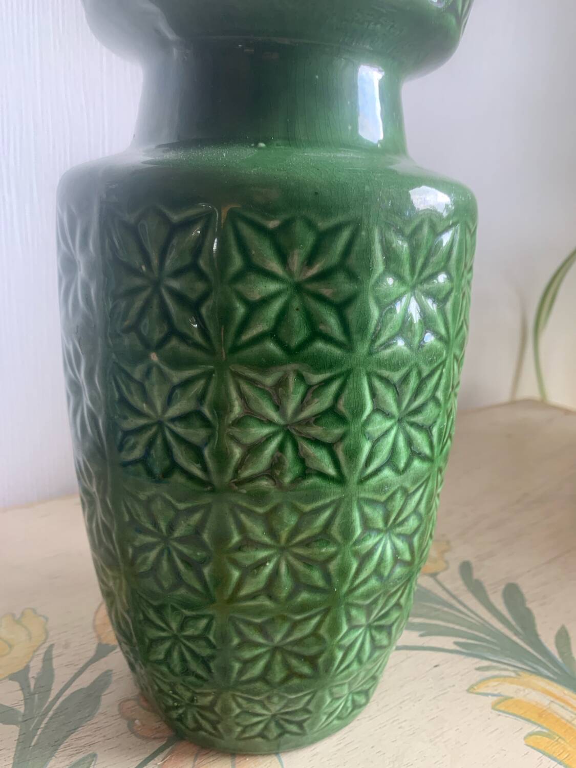 Vase W. Germany model 261-24 in green ceramic, 1960s-70s.