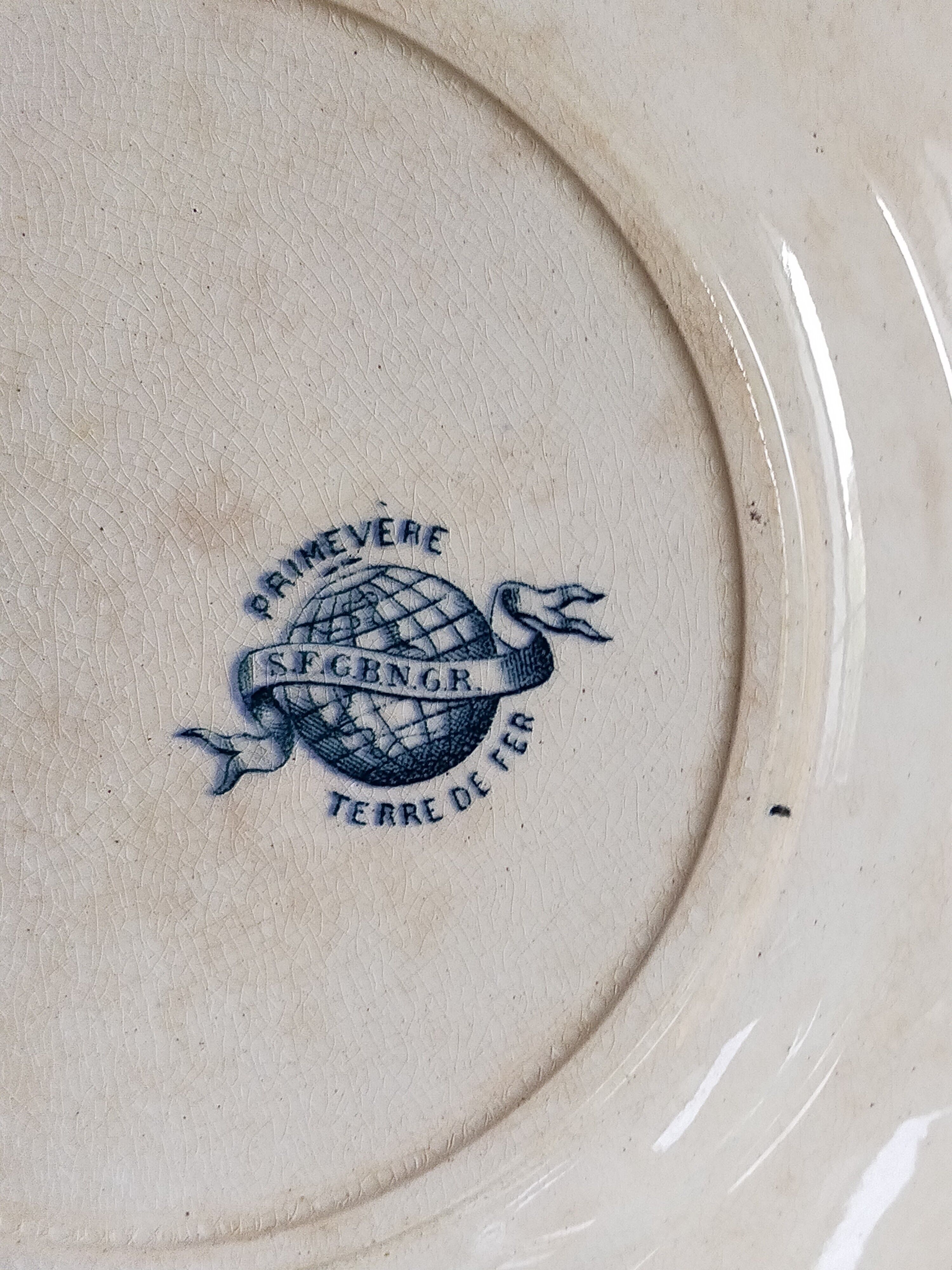 Three iron earth plates at the end of the 19th service "Primevère"