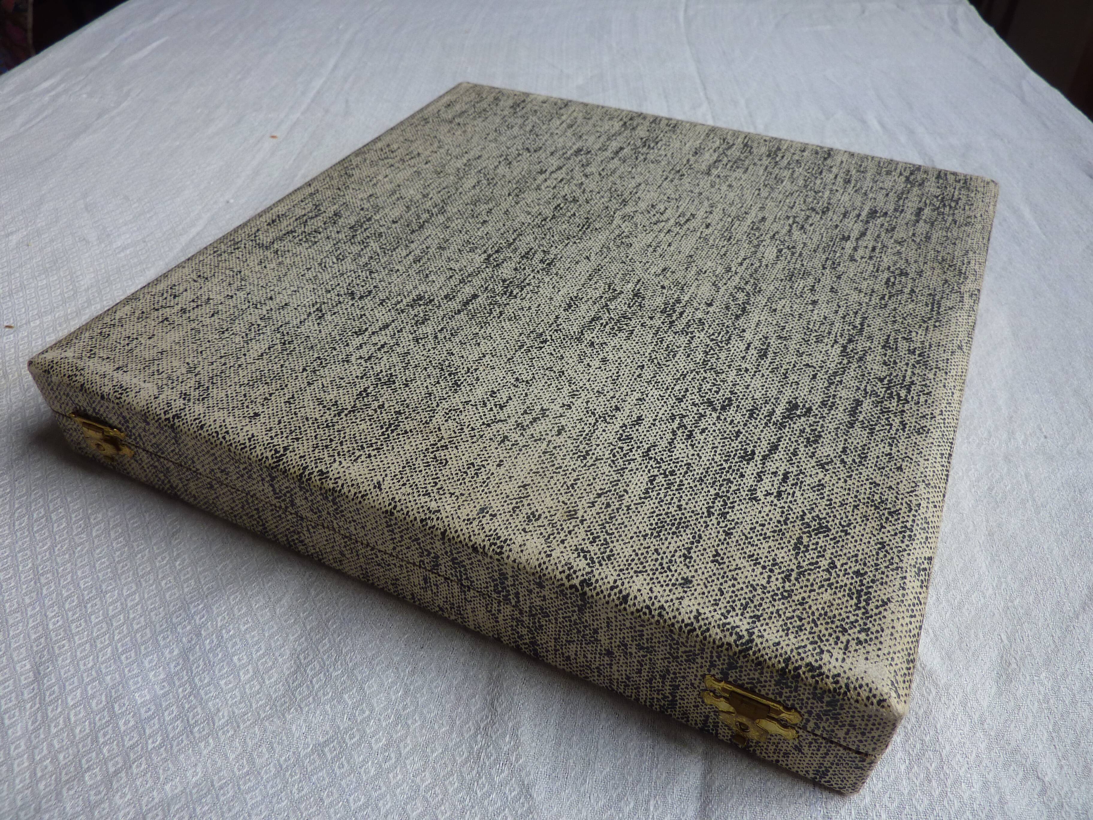 Art Deco horn walking knife set (2 knives, 12 large and 12 small)