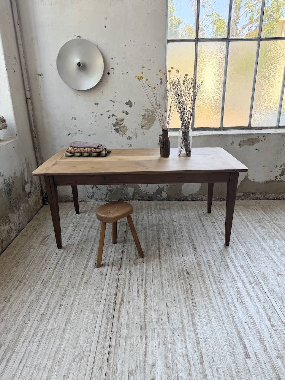 Table de ferme noyer pieds fuseaux 1950