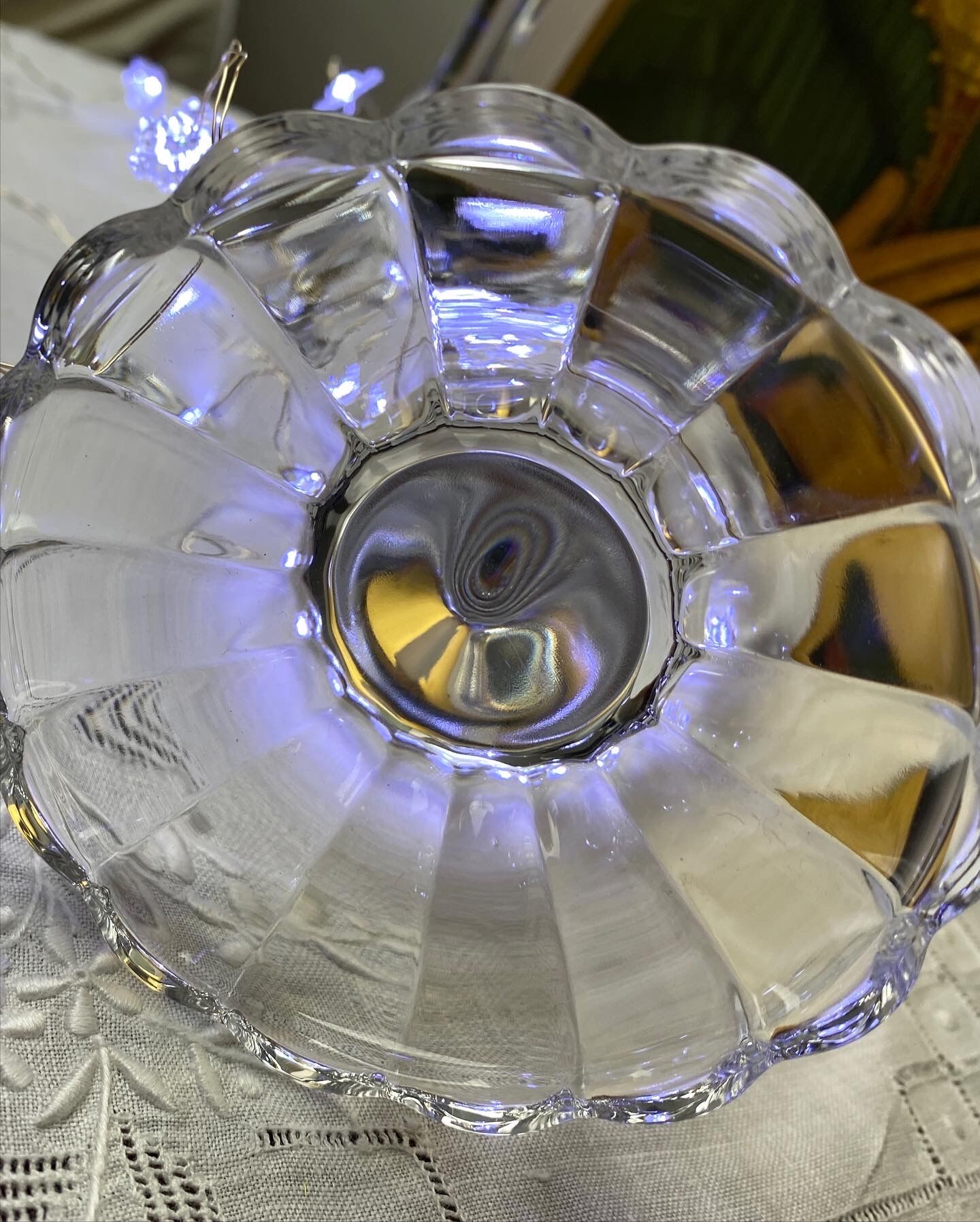 Duo de grands bougeoirs en cristal vintage