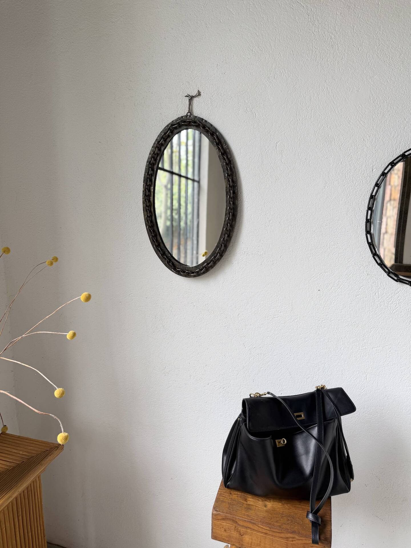 Miroir brutaliste ovale « chaine » 1950