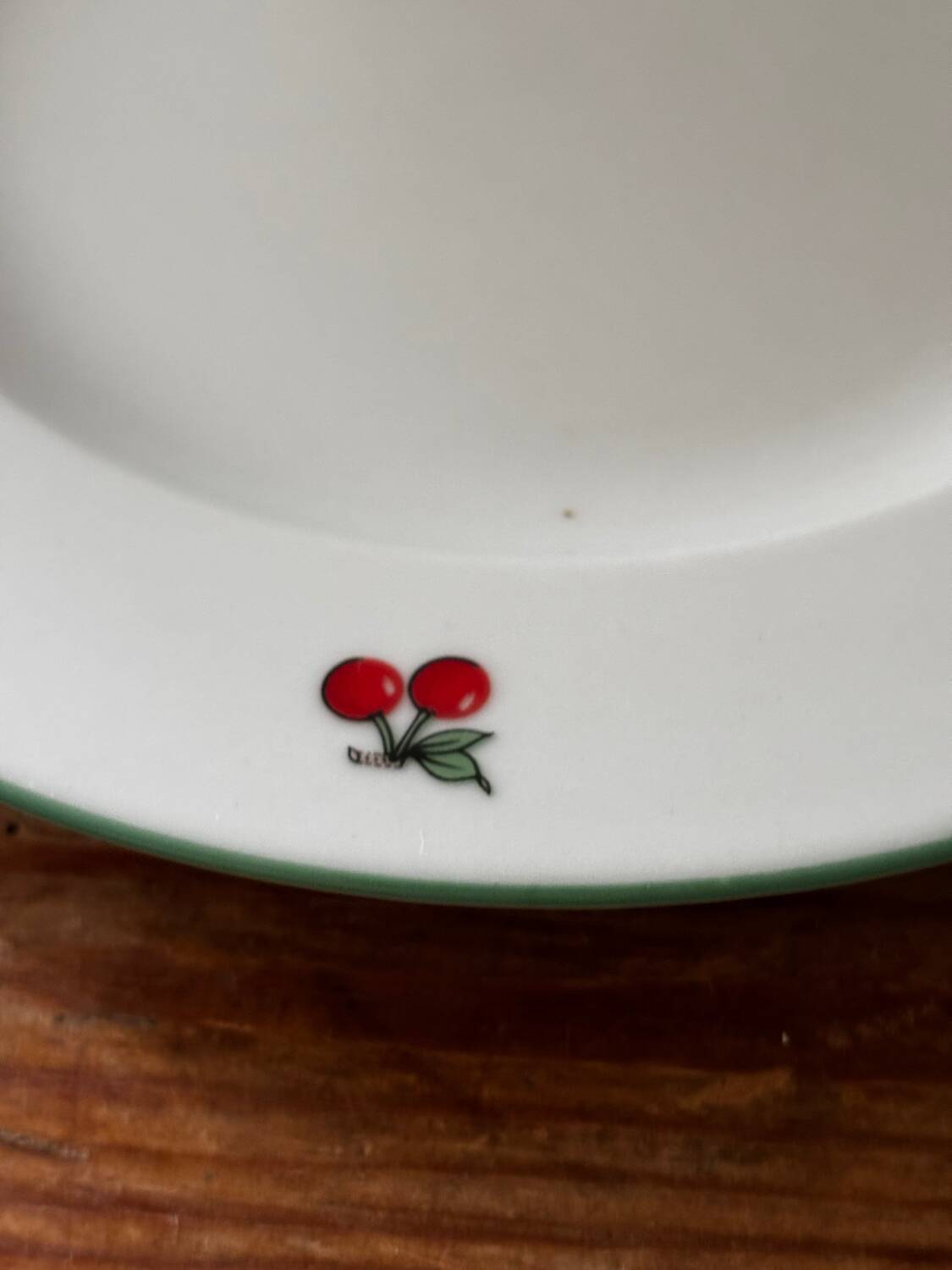 Set of 8 dessert plates in porcelain Harmony cherries