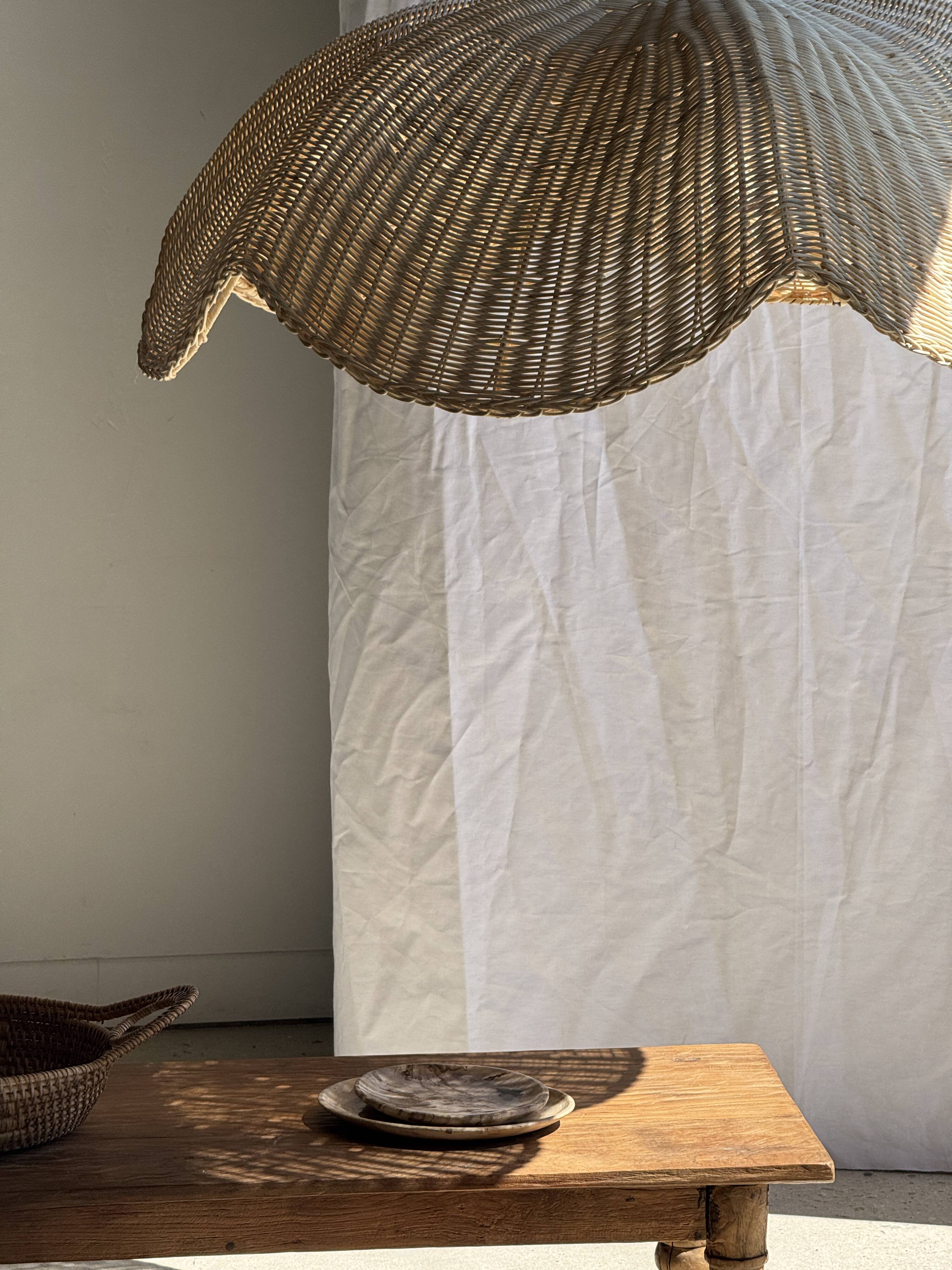 Large suspension or lampshade in flat woven tulip flower rattan H35 D