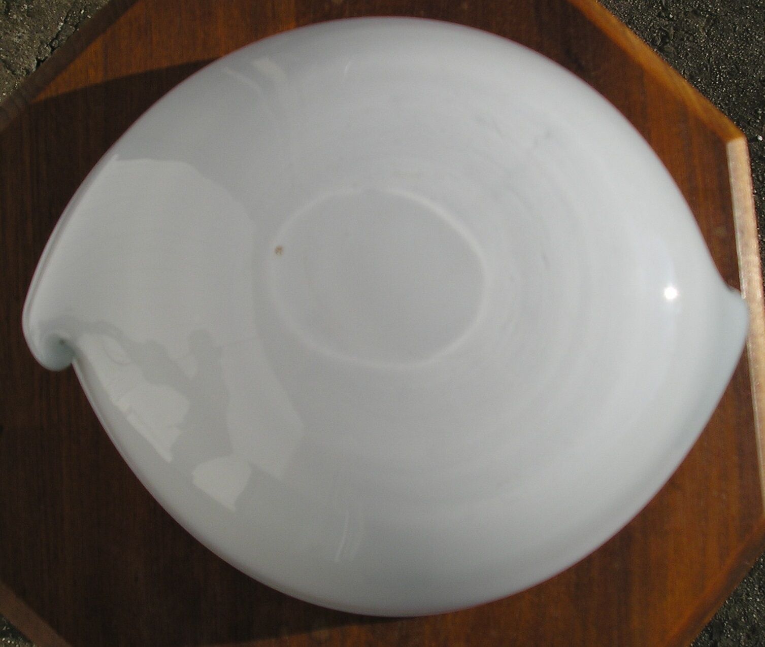 Glass multi-coated, vintage 70's glove cut