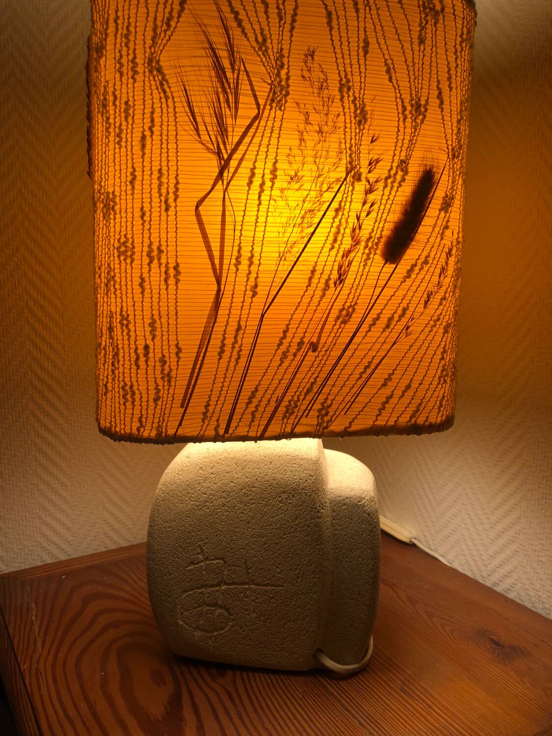 Brutalist lamp in carved stone by Albert Tormos.