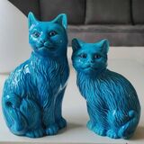 Pair of Chinese cats in turquoise blue enameled porcelain. Heights 20 & 17 cm