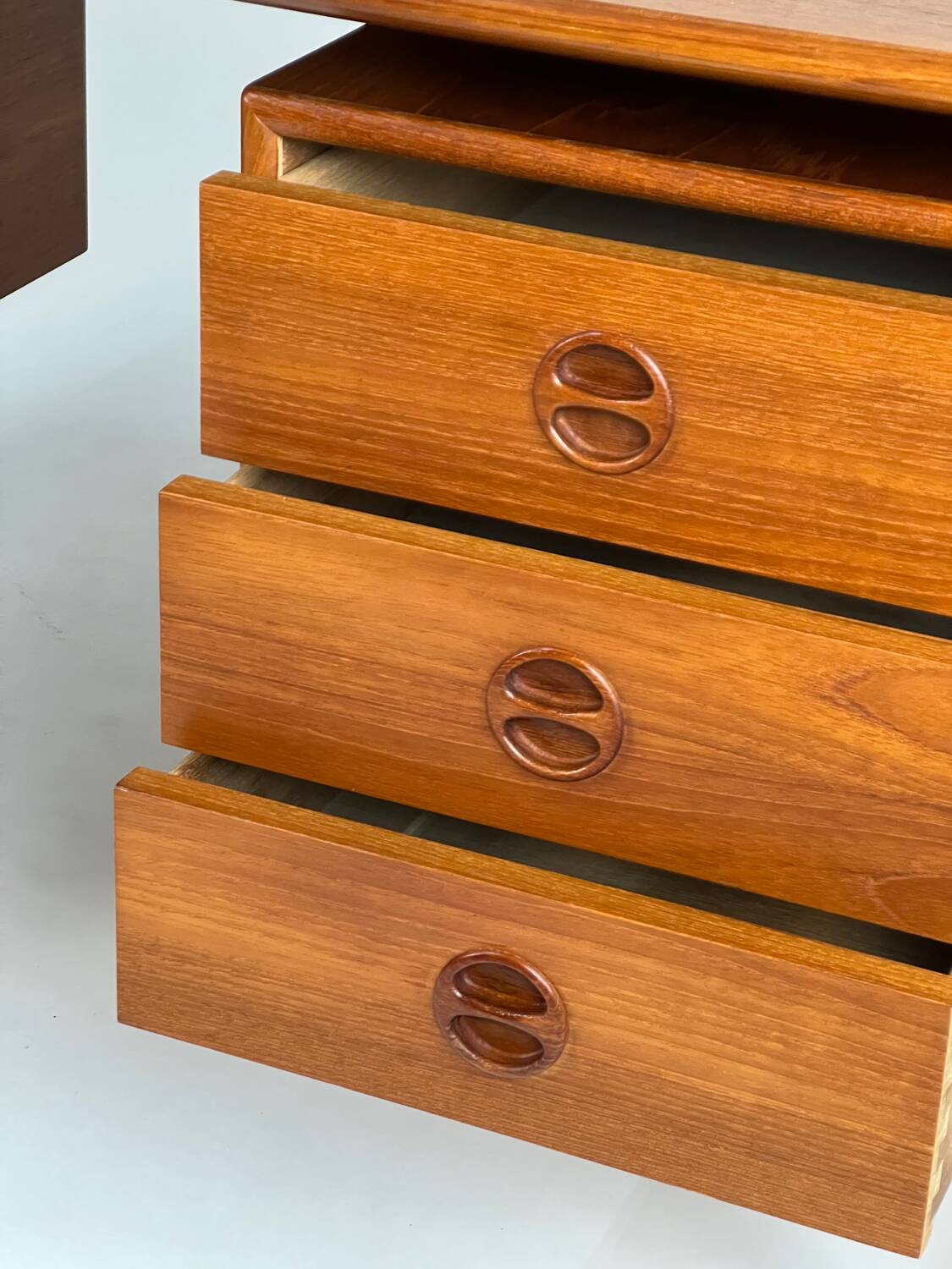 Bureau en teck design danois autoportant Gasvig Møbler vintage milieu du siècle