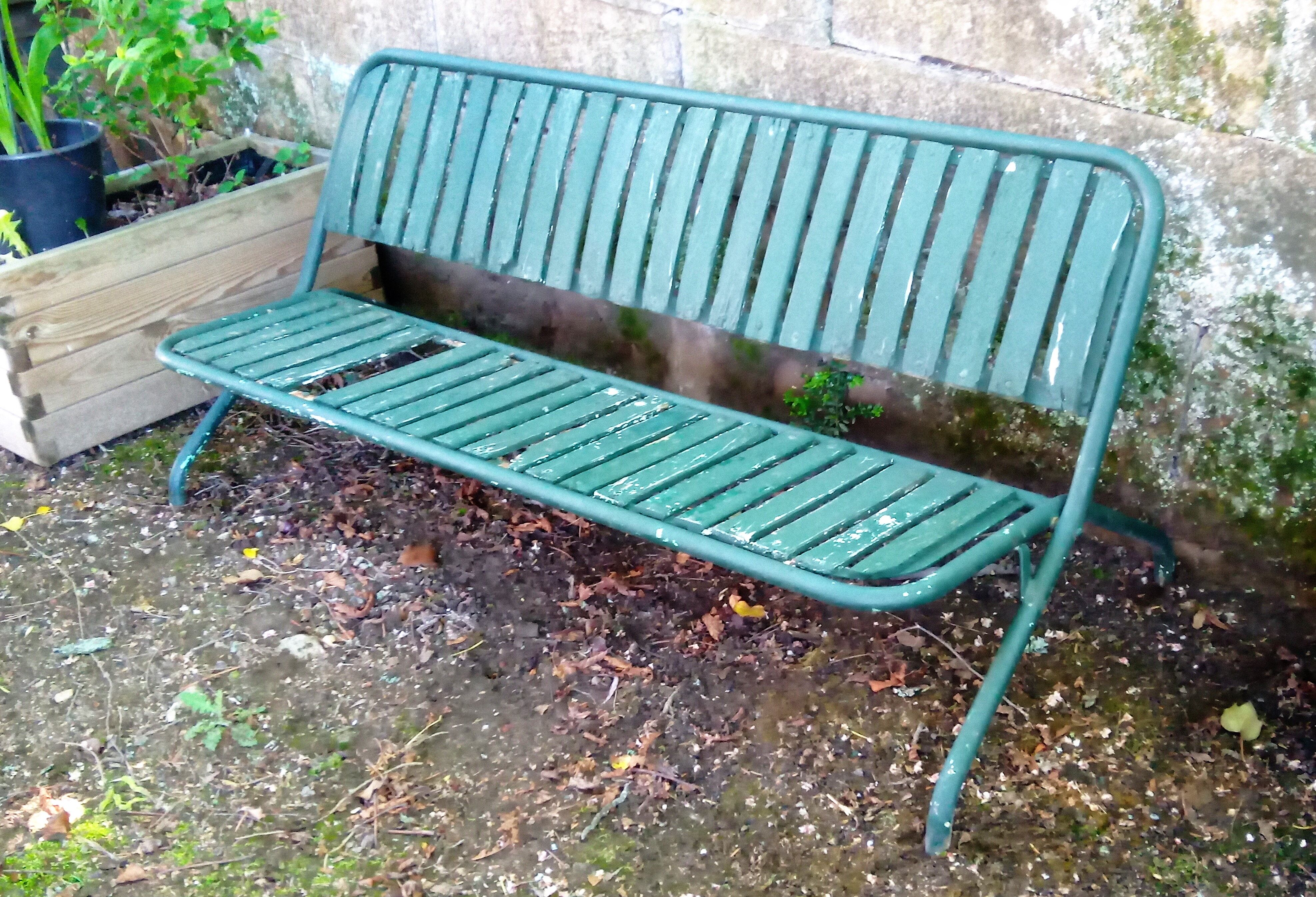Folding garden bench