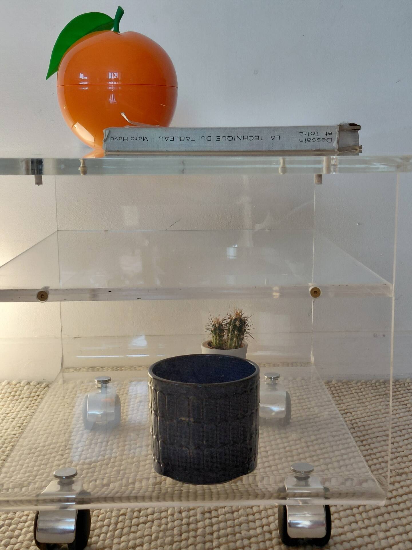 Vintage rolling dessert trolley in plexiglass - Space Age style - 1970s
