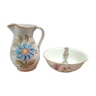 A salad bowl and a pitcher