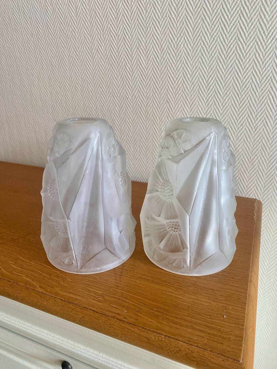 Pair of Art Deco wall sconces signed Hubens