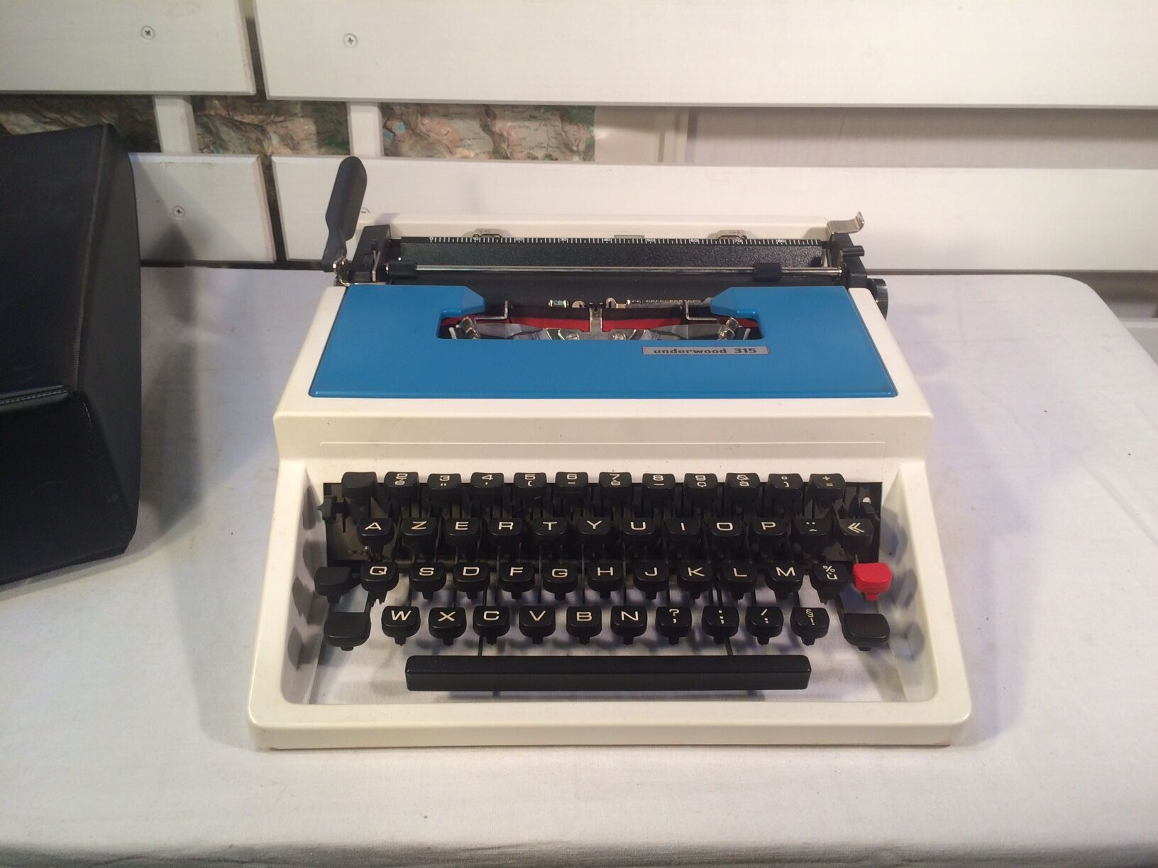 Underwood 315 portable typewriter 70