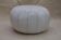 Pouf marocain en cuir blanc
