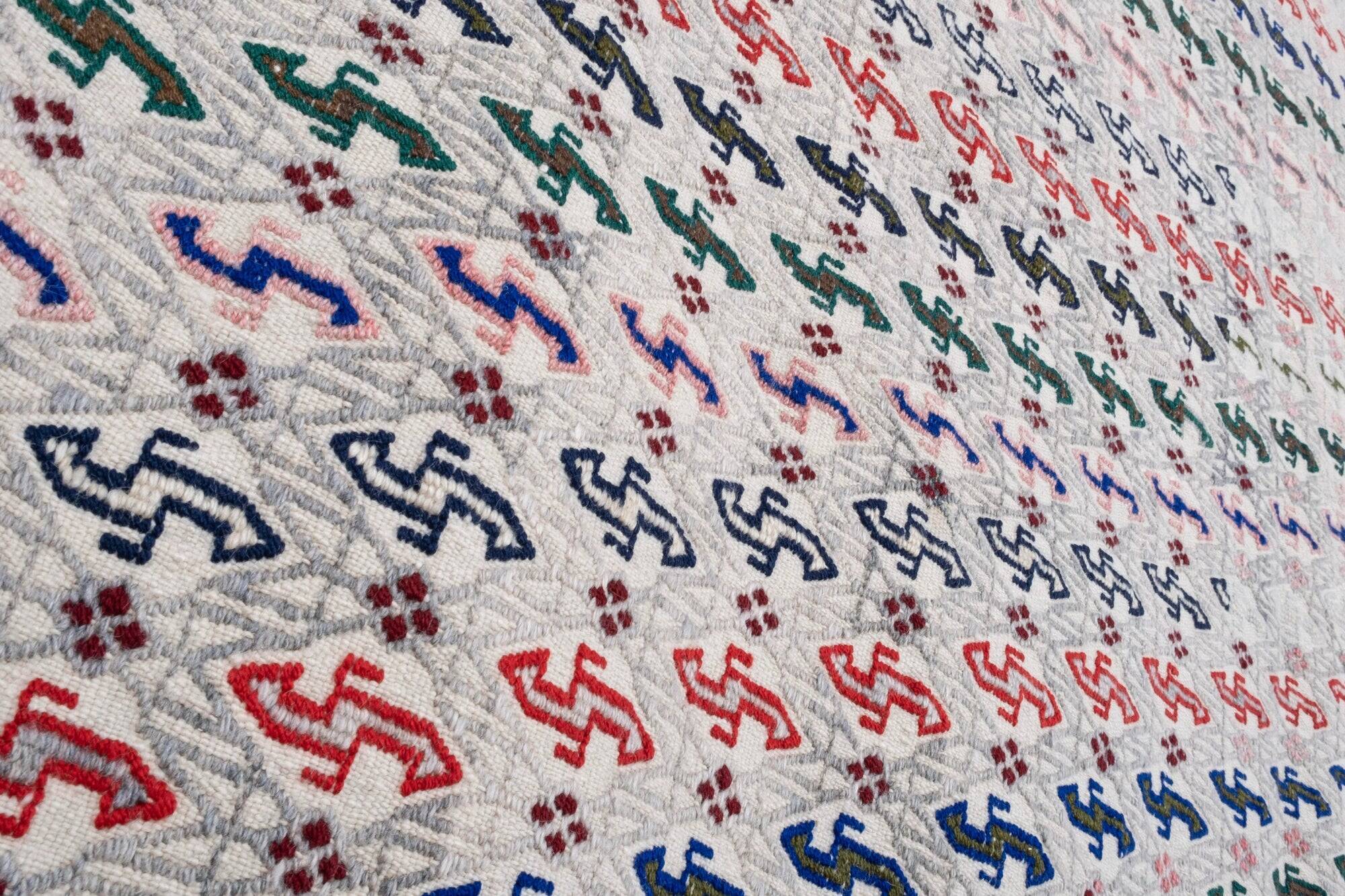 Vintage Turkish kilim, handwoven, 175x238 cm.